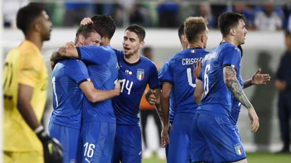 Mancini debuta con triunfo para Italia