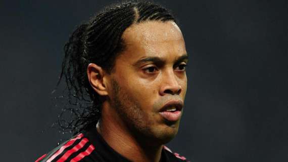 As: "Ronaldinho, ángel caído"