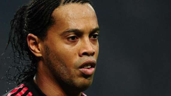 Paraguay, Ronaldinho cumple un mes en prisión sin expectativas de poder salir en breve