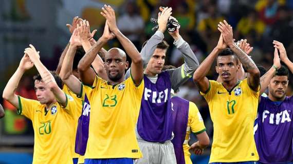 Brasil, Dani Alves no entra en la lista ante Francia y Chile