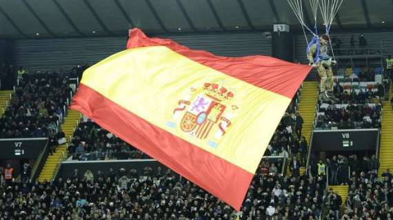 Pau Torres, recién entrado en el campo, hace el tercer gol de España (3-0)