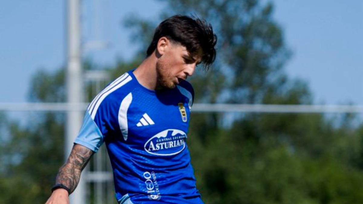 El Elche pregunta por Alberto Reina, pero el Oviedo cierra la puerta