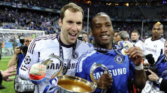 Drogba: "Queremos que Cech se quede en el Chelsea"