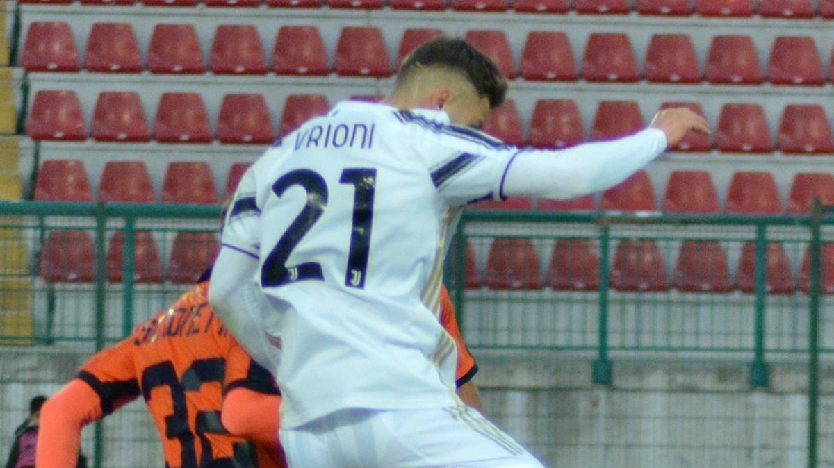 El delantero Vrioni podría regresar a Europa tras tres años en la MLS