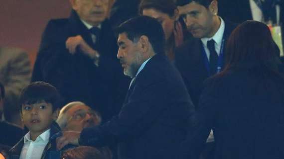 Maradona: "El 'Papu' Gómez no puede faltar en la Selección Argentina. Sampaoli debe trabajar su salida del Sevilla"