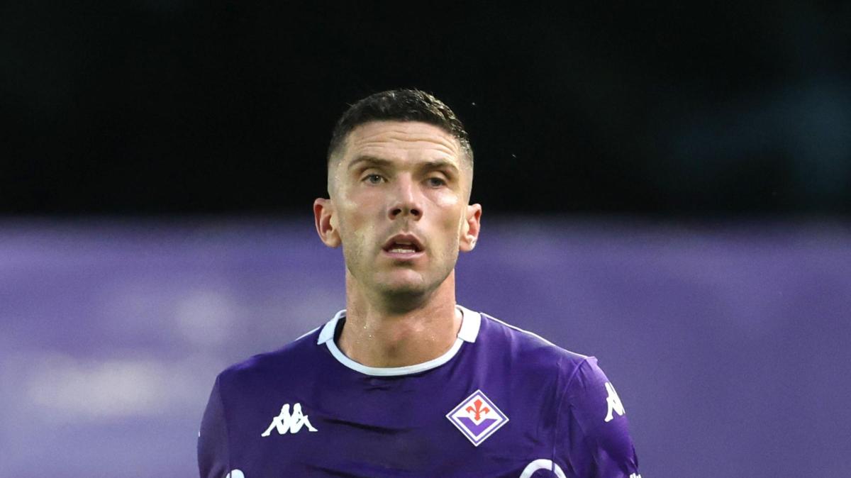Alerta en la ACF Fiorentina: Gosens sufre una molestia en el recto femoral