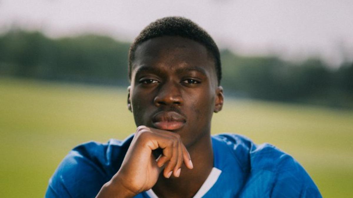 El Chelsea estudia una salida para Mamadou Sarr con la Real a la vista