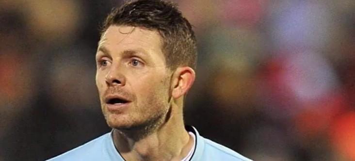 El goleador sin edad: a los 50 años Jamie Cureton entra en la historia del fútbol inglés