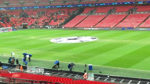 Inglaterra, la UEFA exige un cambio de césped en Wembley en vistas a 2020
