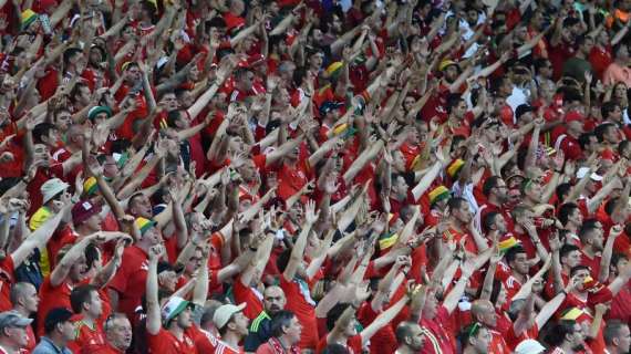 Liverpool, Woodburn elige competir para la Selección de Gales