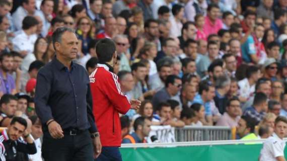 Sevilla FC, Caparrós anuncia que sufre leucemia