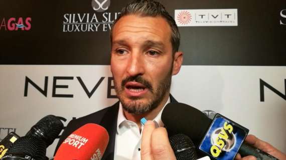 Italia, el ex barcelonista Zambrotta, podría ser el nuevo ayudante de Mancini