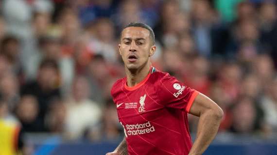 Liverpool, Klopp partidario de la renovación de Thiago Alcántara, algunos dirigentes no