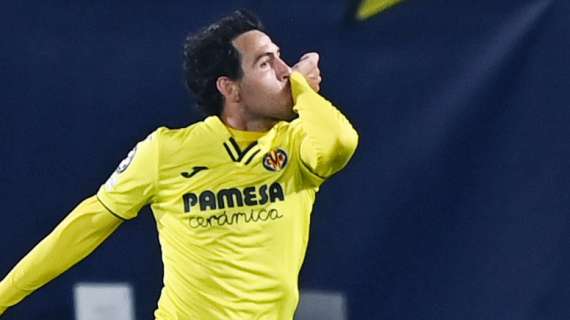 Parejo de penalti convierte para el Villarreal  CF (1-0)