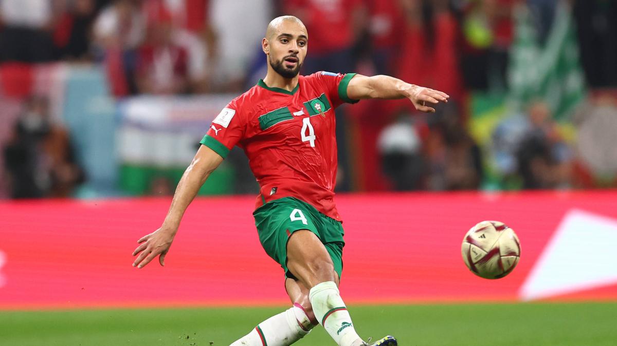 El Betis aprieta por Sofyan Amrabat, pero Fenerbahçe mantiene sus exigencias