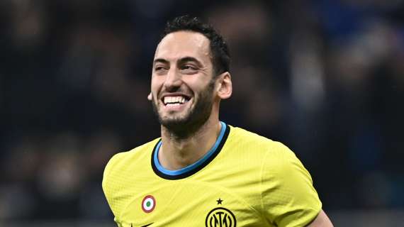 Inter, negociación para extender el contrato de Hakan Çalhanoglu