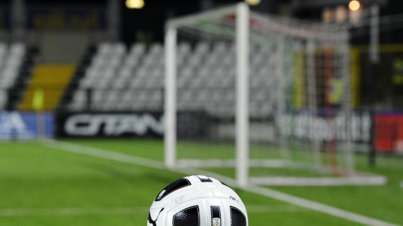 Ajax, el Borussia Dortmund se retira de la carrera por Édson Álvarez