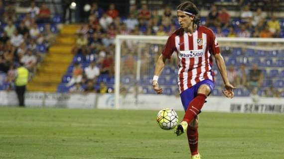 Filipe Luis no entra en la convocatoria del Atlético para viajar a Sevilla
