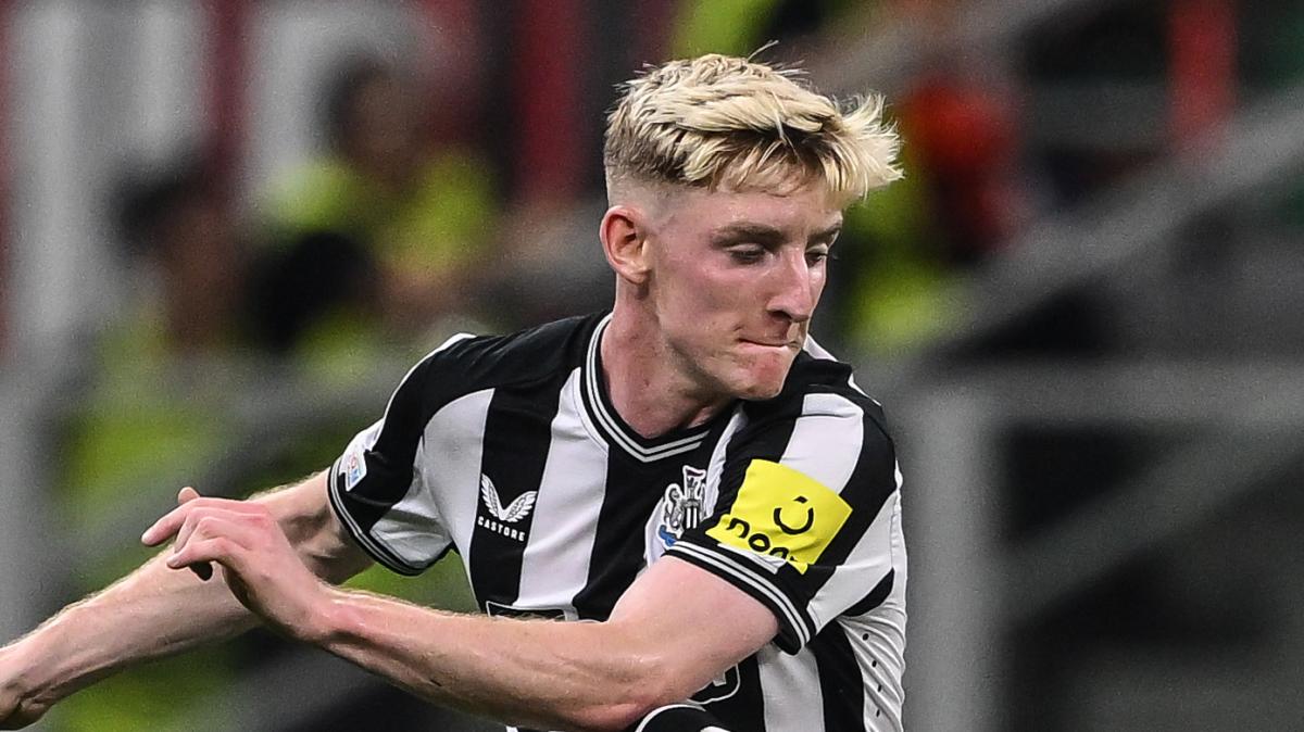 Liverpool, los dirigentes volverían a la carga por Gordon y Semenyo