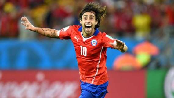 Chile, el ex rayista Valdivia confirma que deja la Selección