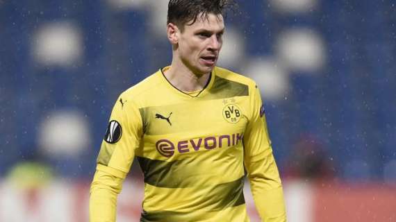 OFICIAL: Borussia Dortmund, renueva Piszczek