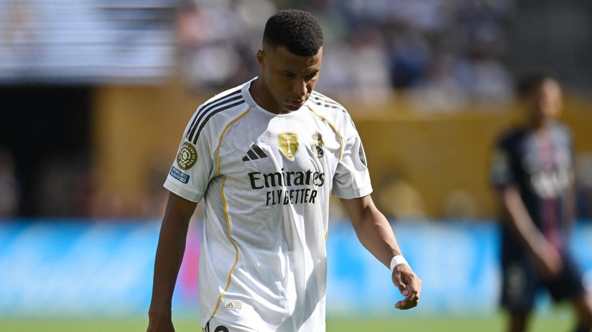 Mbappé se prepara para esquivar la trampa de Flick: el curso pasado cayó demasiadas veces en fuera de juego