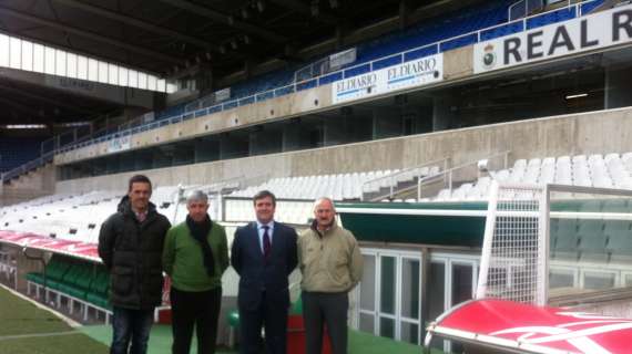 Miguel Cardenal visita al Consejo de Administración del Racing Club de Santander