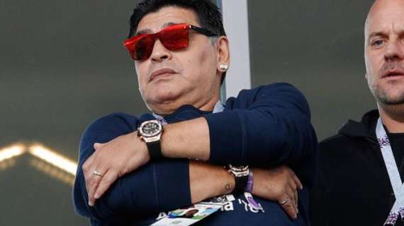 Maradona carga contra Sampaoli: "Es una vergüenza no tener una jugada preparada"