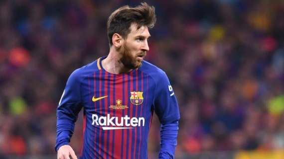 Sport: "Messi está solo"