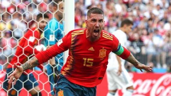 Sergio Ramos anota el segundo gol español (0-2)