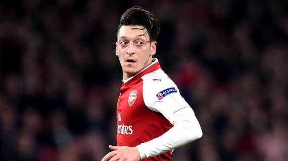 Arsenal, Özil se niega a salir del club antes de 2021