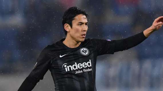 OFICIAL: Eintracht Frankfurt, renueva Hasebe