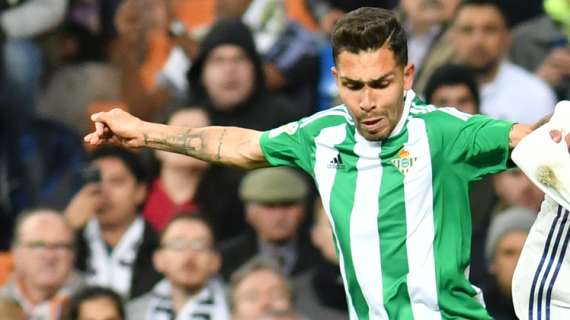 OFICIAL: Al-Akhdoud, firma Petros, ex Real Betis