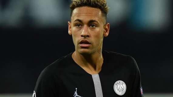 Neymar culpa a un asesor y a un informático de la publicación de fotos de Najila Trindade
