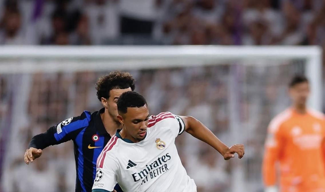 Tres clubes de la Premier pujan fuerte por Trent Alexander-Arnold