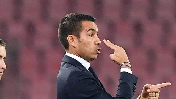 Besiktas, Van Bronckhorst en la puerta de salida