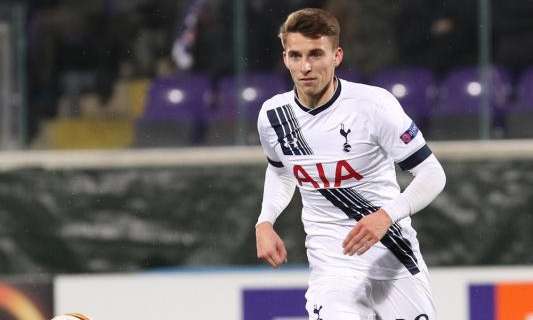 OFICIAL: Tottenham, ampliación de contrato para Carroll
