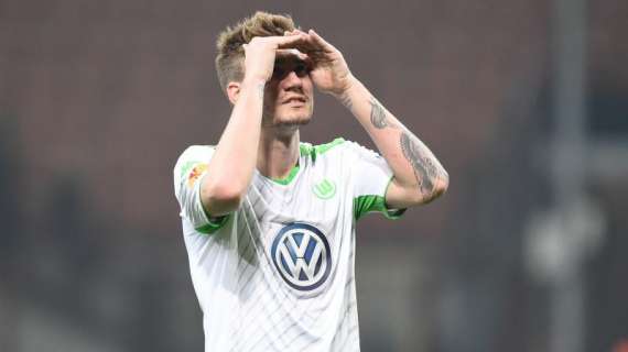 Wolfsburgo, Bendtner apartado por llegar tarde a un entrenamiento