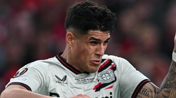 OFICIAL: Arsenal, firma Piero Hincapie