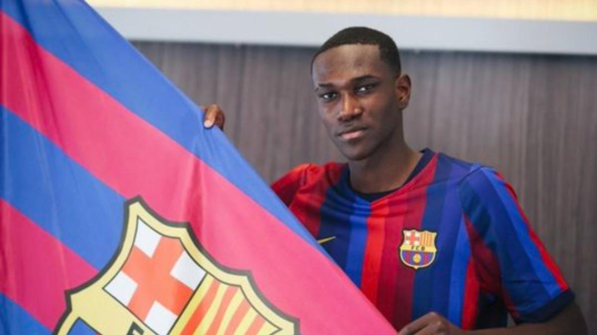 Josué Caicedo aterriza en el Barcelona Atlètic desde Ecuador