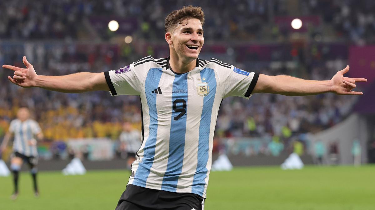 Álvarez, joya del Atlético; Agüero: "No me preocuparía por los rumores de mercado"