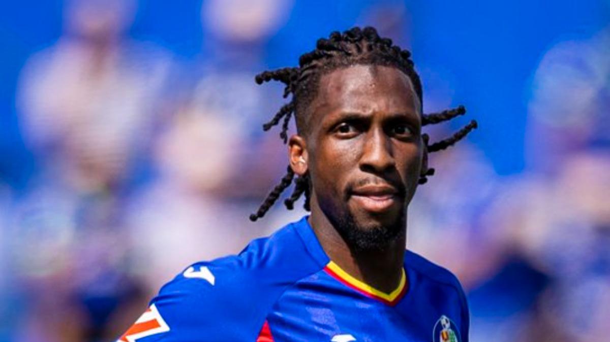 El Málaga se interesa por Yvan Neyou para reforzar su centro del campo