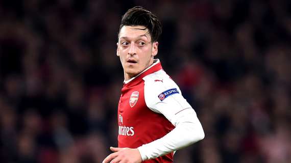 Arsenal, Özil no fue inscrito para la Europa League
