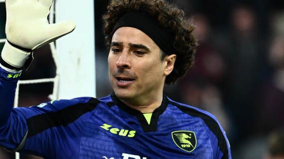 OFICIAL: AVS SAD, firma Guillermo Ochoa