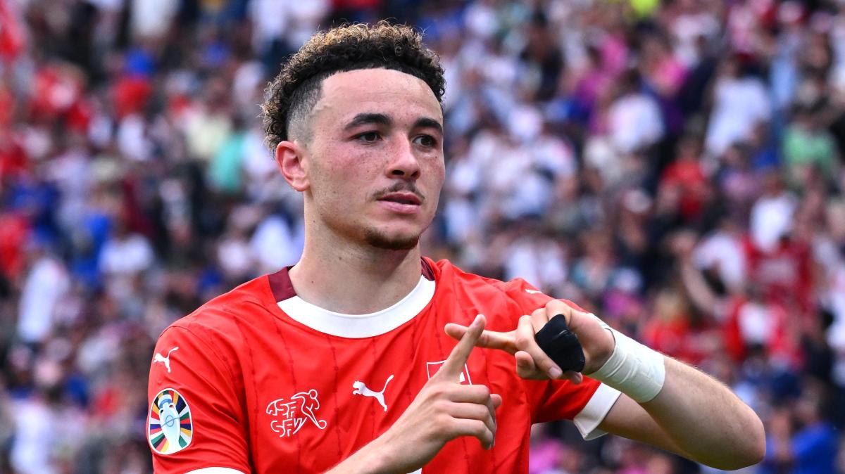 El Aston Villa tendría a Rubén Vargas como plan B