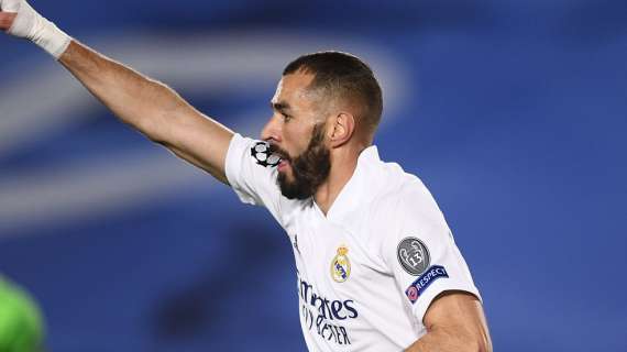 Benzema convierte el segundo gol del Madrid (2-0)