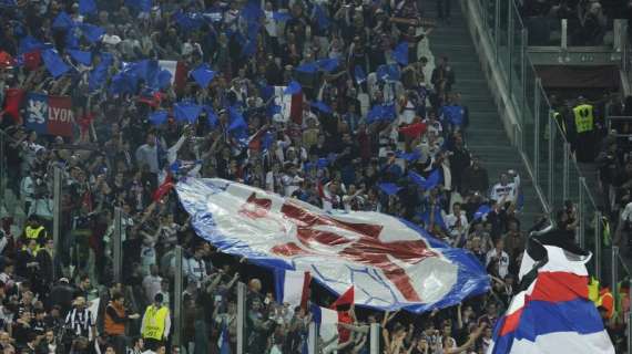 Francia, Lyon regala el título al PSG