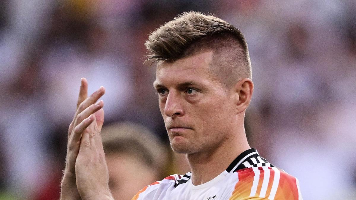 Kroos cuestiona a Flick: "¿Por qué Eric García? Araújo es mejor. Y se echa en falta a Iñigo Martínez"