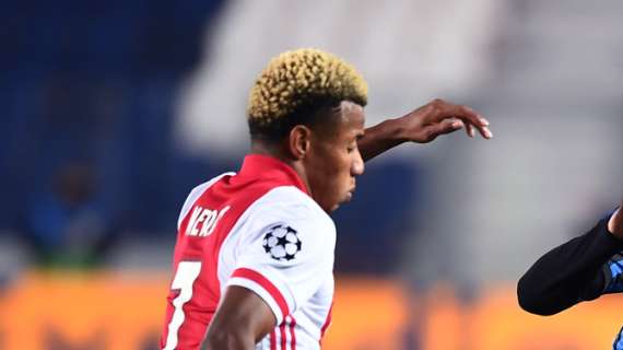 Países Bajos, el Ajax golea al Heracles y recupera el liderato (5-0)