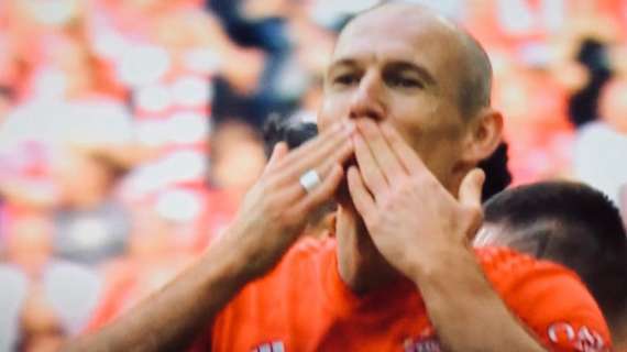 Robben no descarta volver a jugar en Holanda